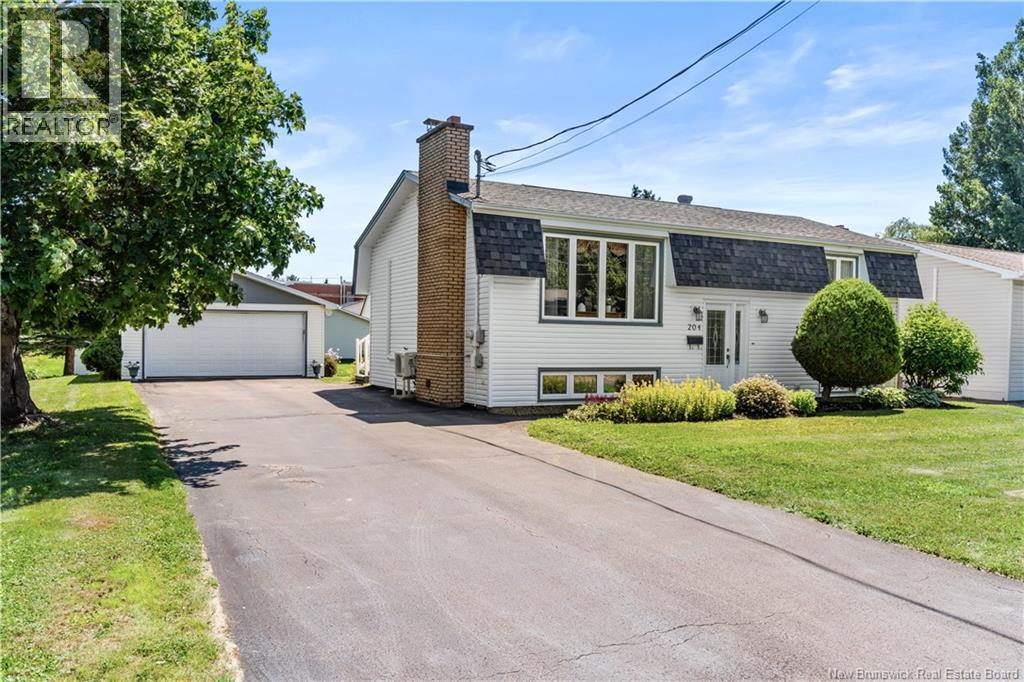 204 Thibodeau, Dieppe, New Brunswick  E1A 1V5 - Photo 2 - NB144427