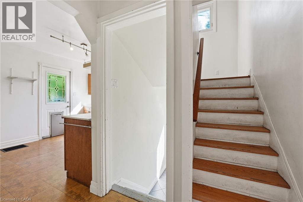 352 Parkside Drive, Waterdown, Ontario  L0R 3H0 - Photo 18 - 40837683
