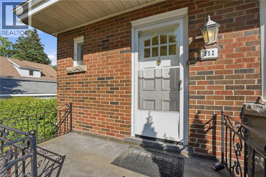 352 Parkside Drive, Waterdown, Ontario  L0R 3H0 - Photo 8 - 40837683