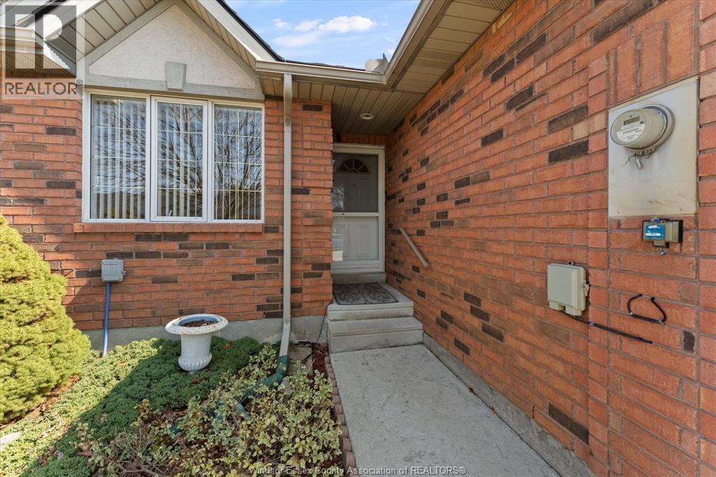 3718 Prairie Court, Windsor, Ontario N9G 2X3 - Photo 4 - 26017581