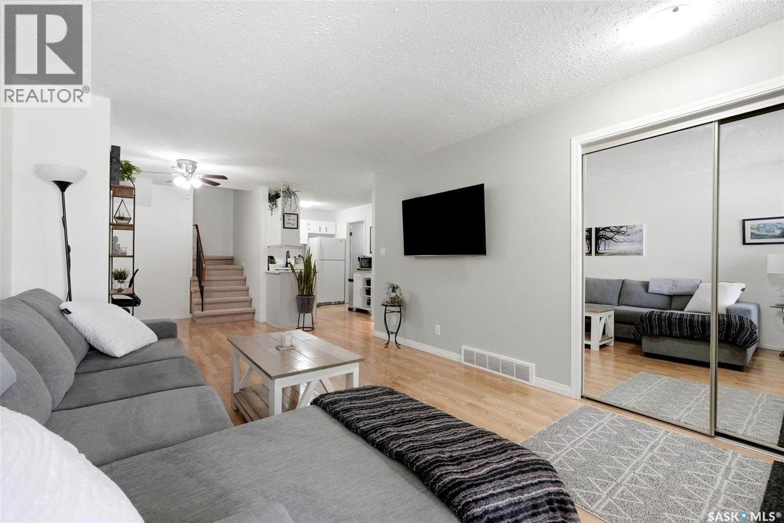 82 Cedar Meadow Drive, Regina, Saskatchewan  S4X 3J6 - Photo 5 - SK043238