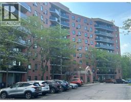 9 BONHEUR Court Unit# 808, Brantford, Ontario