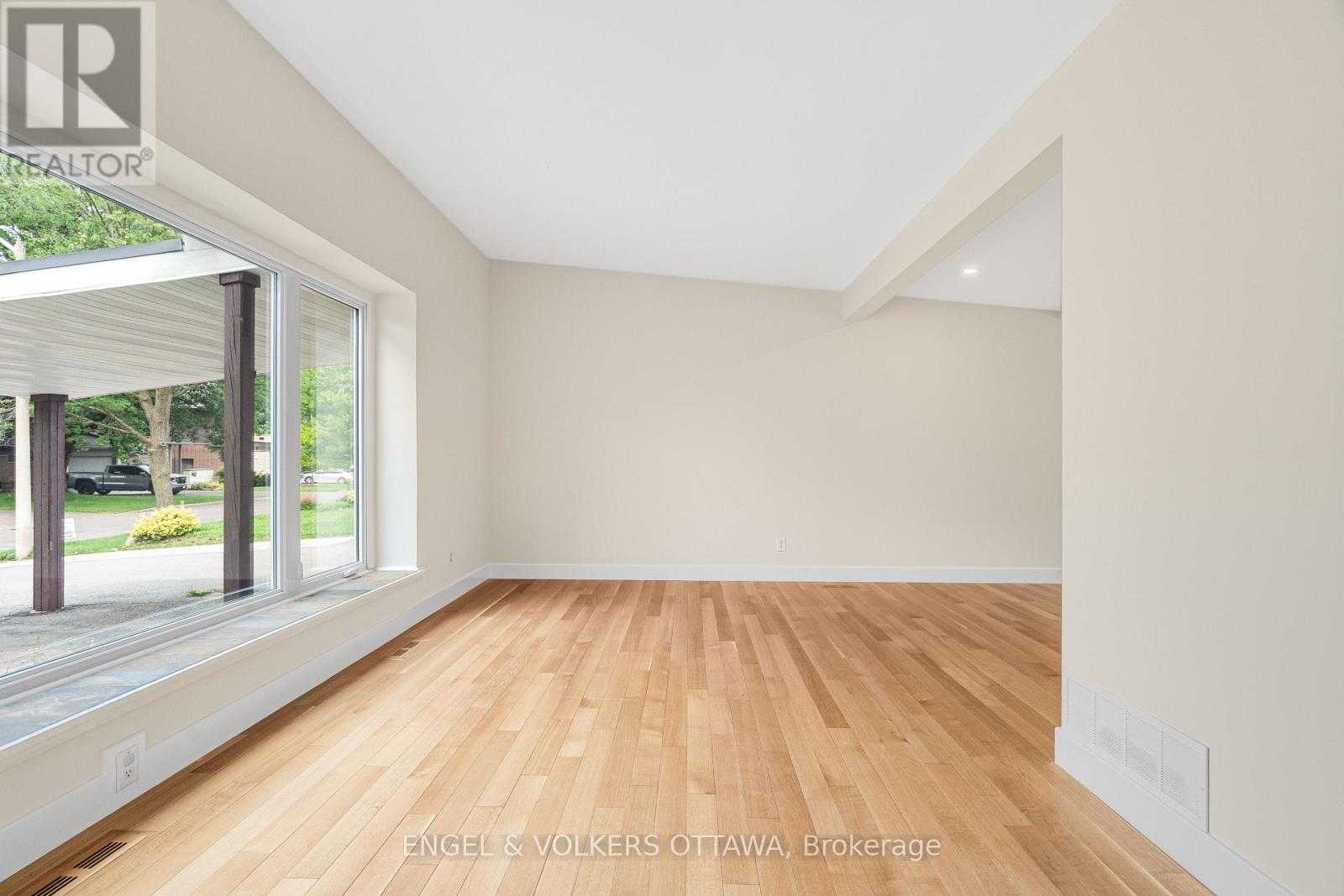 977 Blythdale Road, Ottawa, Ontario  K2A 3N9 - Photo 5 - X13588868