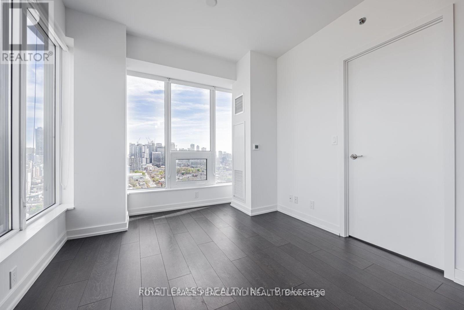 1608 - 203 College Street, Toronto, Ontario  M5T 1P9 - Photo 2 - C13588816