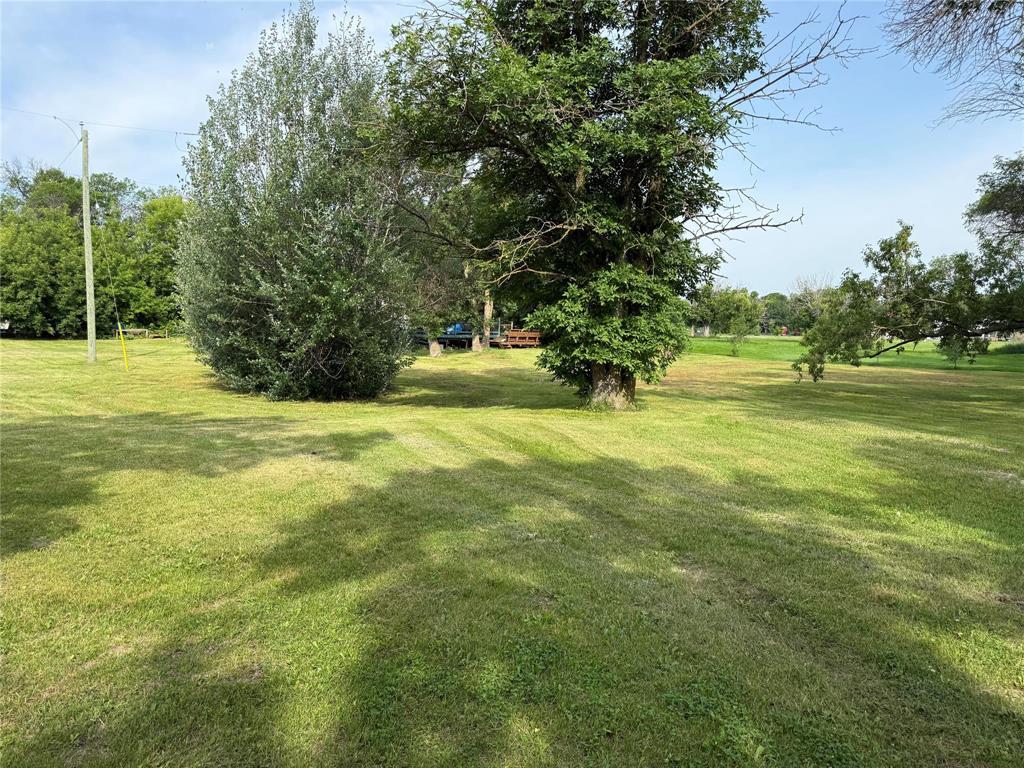 4 Vakker Beach Road, Alonsa, Manitoba  R0H 0B0 - Photo 1 - 202616820