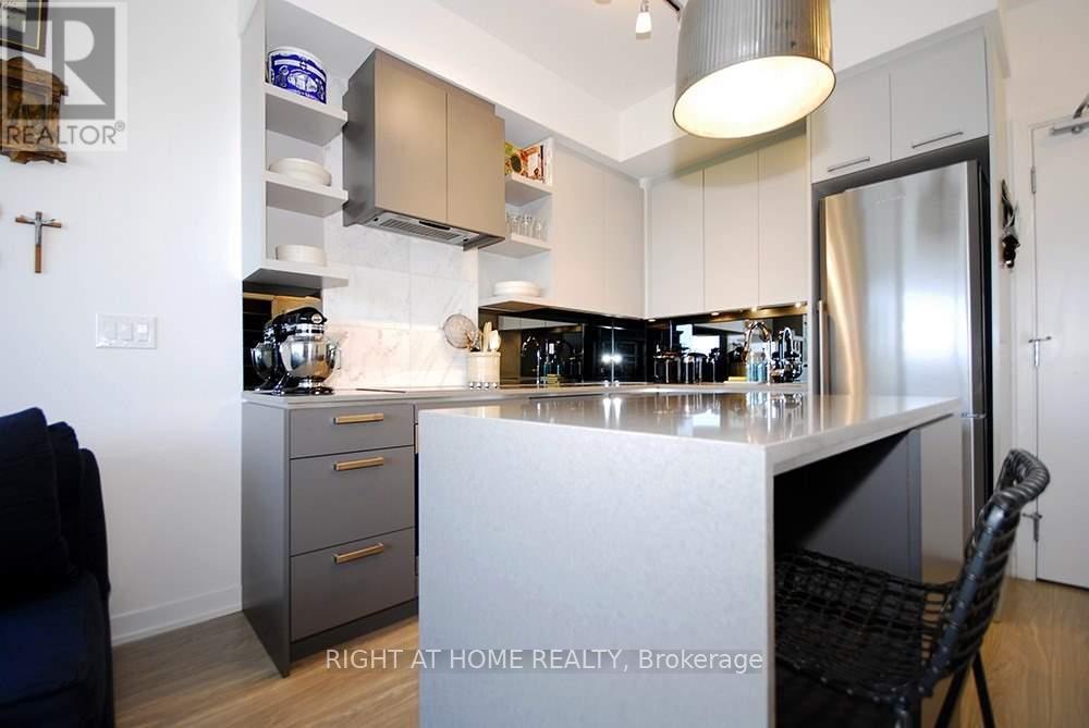 907 - 1830 Bloor Street, Toronto, Ontario  M6P 0A2 - Photo 5 - W13588824