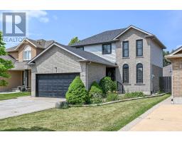 21 SPRINGGARDEN CRESCENT, Hamilton, Ontario