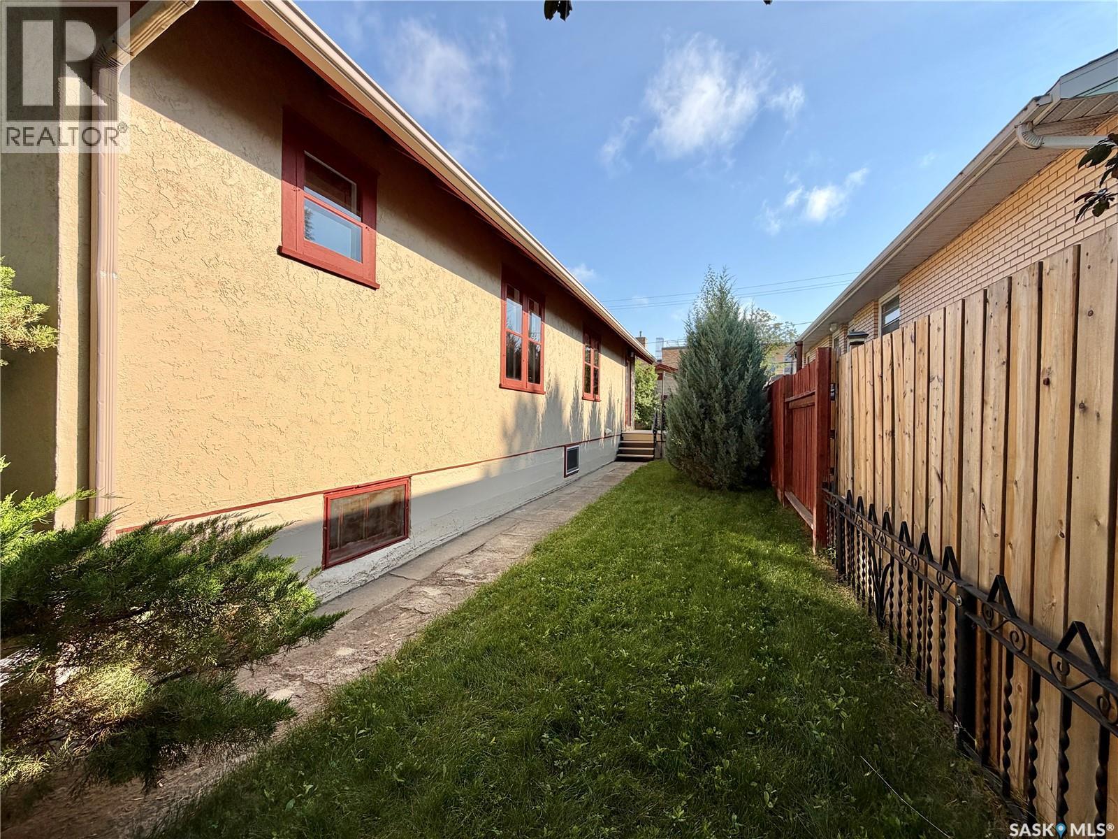 1305 2nd Street, Estevan, Saskatchewan  S4A 0M3 - Photo 40 - SK043206