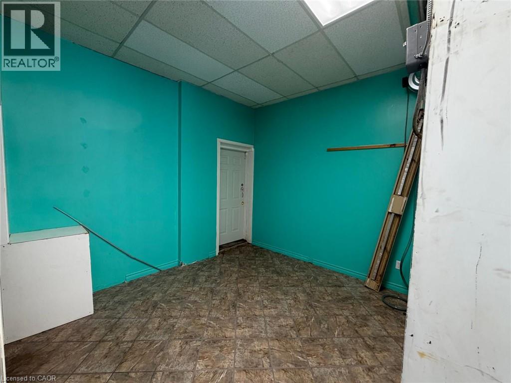 123 Waterloo Street S Unit# 3, Stratford, Ontario  N5A 4B3 - Photo 5 - 40849621
