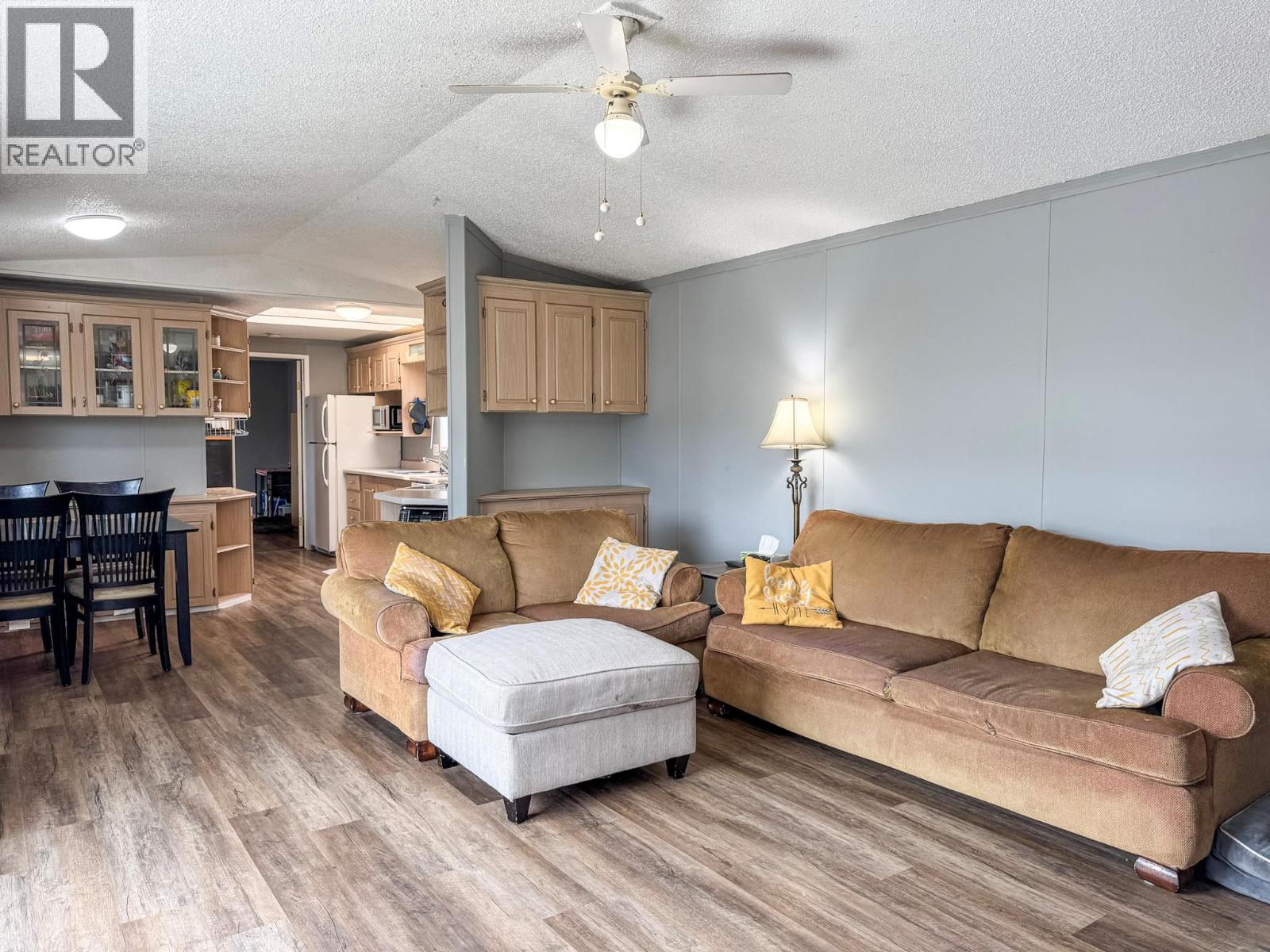 332 Mission Place, Cranbrook, British Columbia  V1C 6M9 - Photo 4 - 10395257