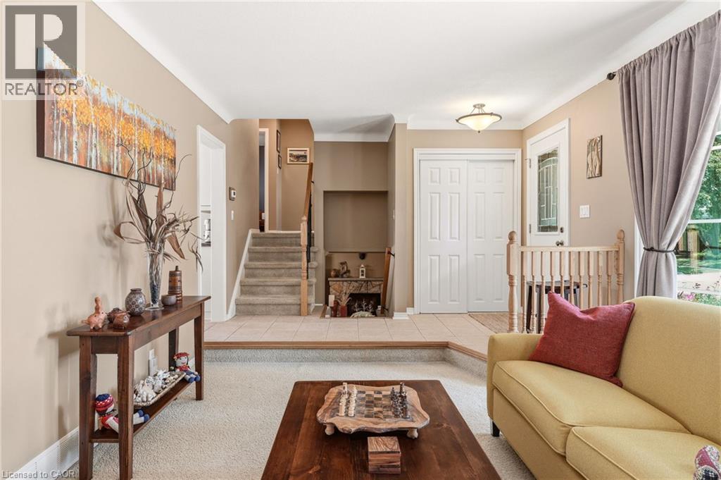 569 Parkside Crescent, Burlington, Ontario  L7L 4H2 - Photo 7 - 40849441