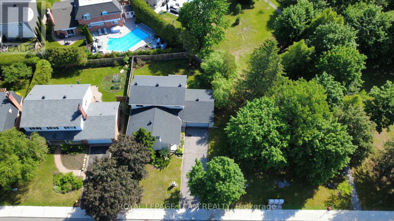 61 Amberwood Crescent, Ottawa, Ontario  K2E 7C2 - Photo 2 - X13588958