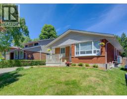 136 DUNSMERE Drive, Kitchener, Ontario