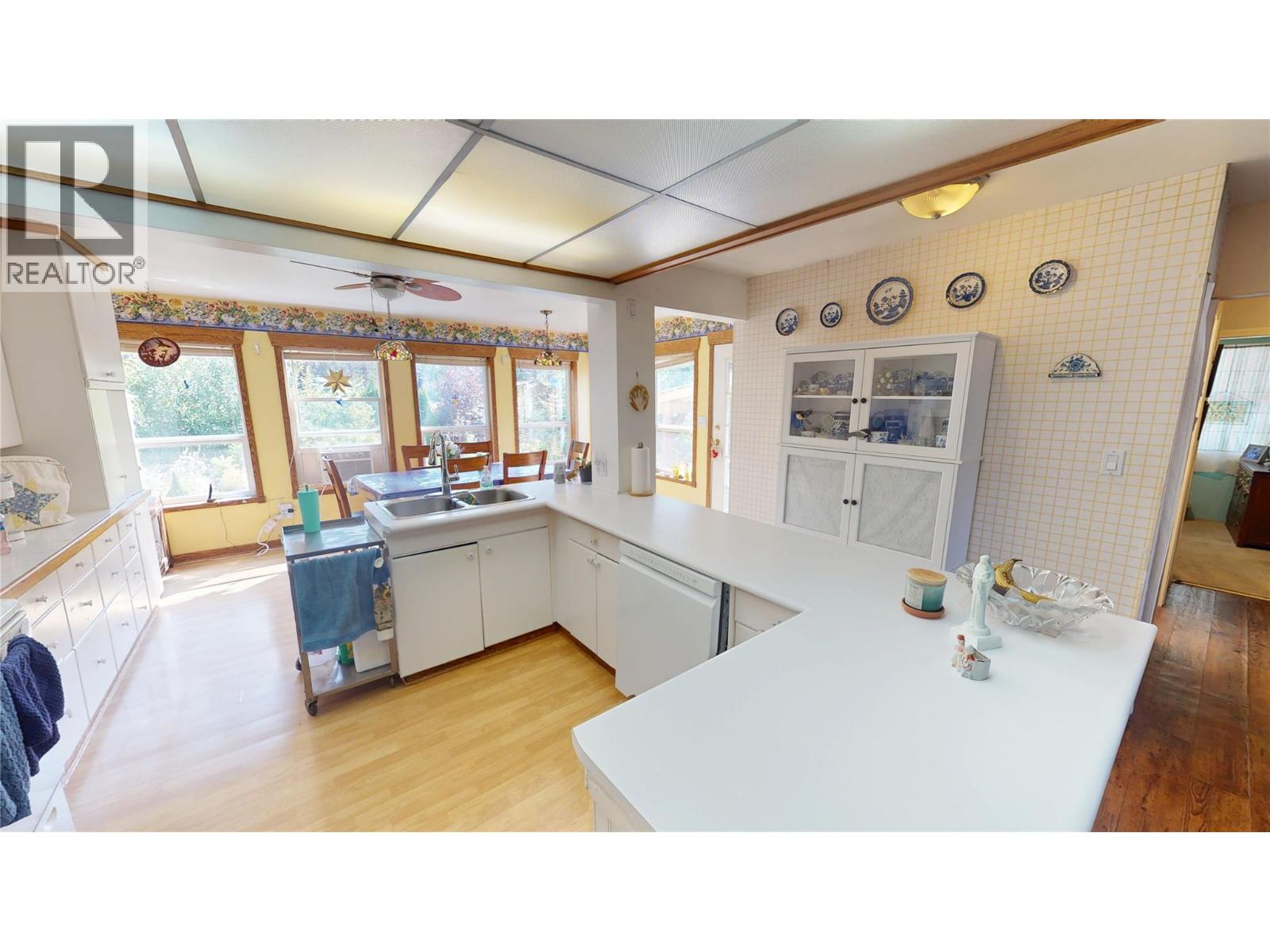 6312 Balsam Road, Wasa, British Columbia  V0B 2K0 - Photo 7 - 10395269