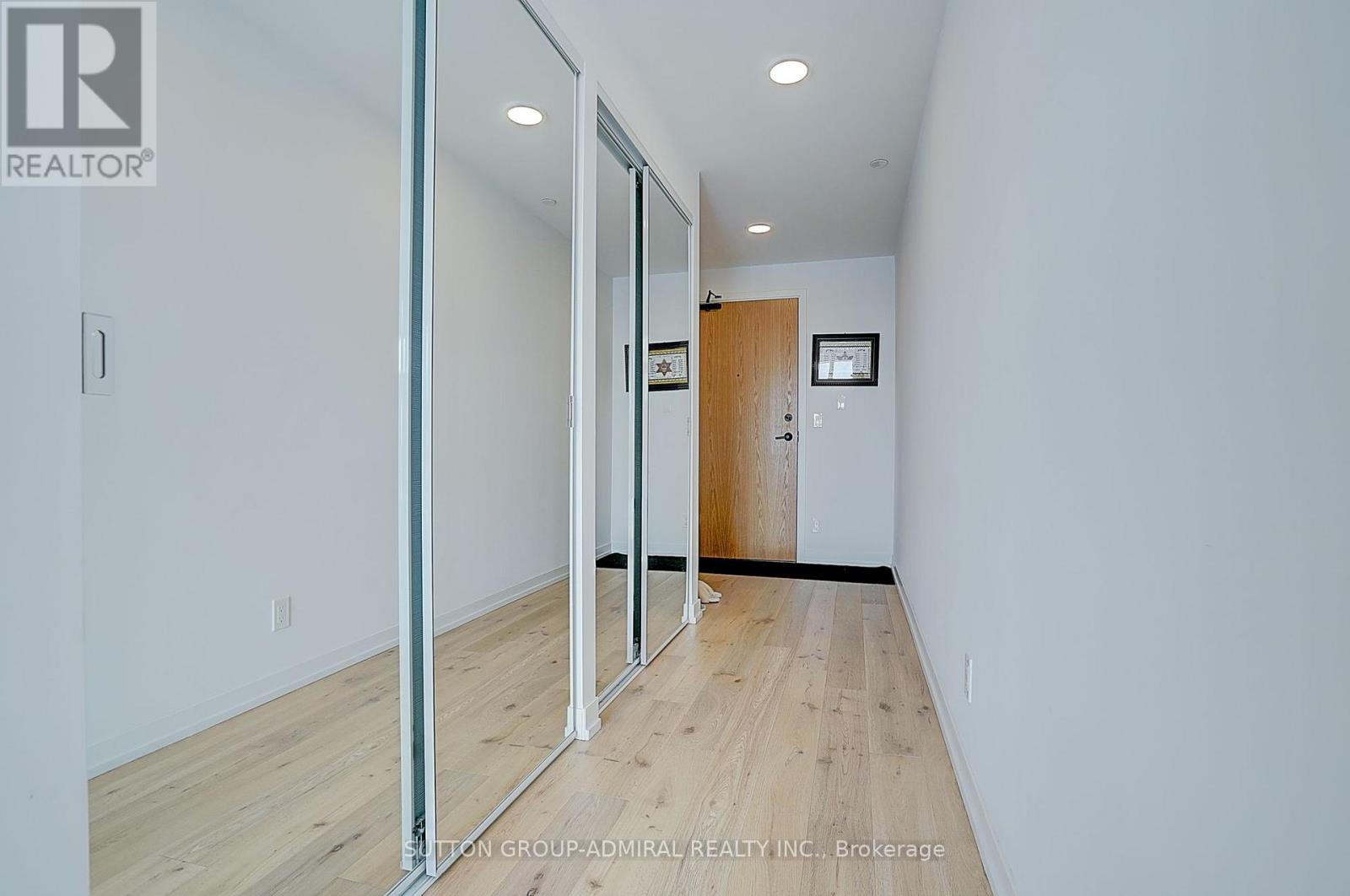 712 - 8 Beverley Glen Boulevard, Vaughan, Ontario L4J 0L5 - Photo 5 - N13584610