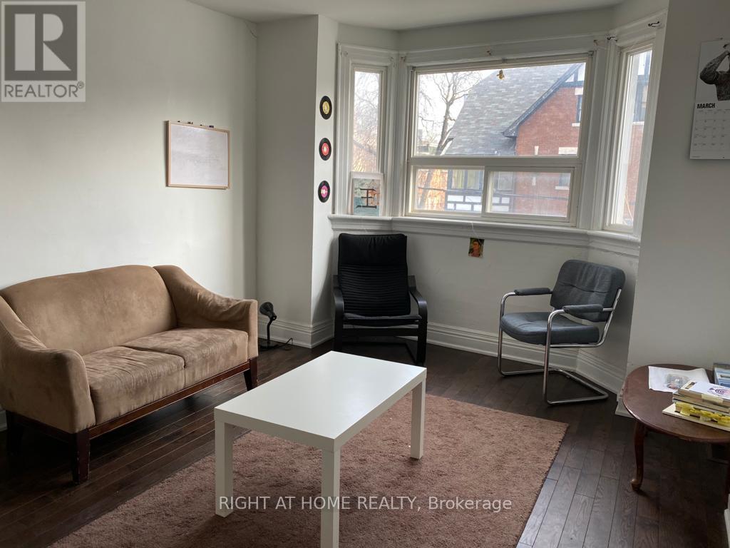 2 - 134 Huron Street, Toronto, Ontario  M5T 2B2 - Photo 4 - C13589042