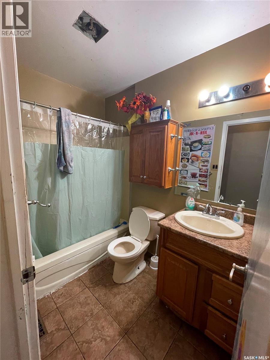 330 Acadia Drive, Saskatoon, Saskatchewan  S7H 3V6 - Photo 10 - SK042693