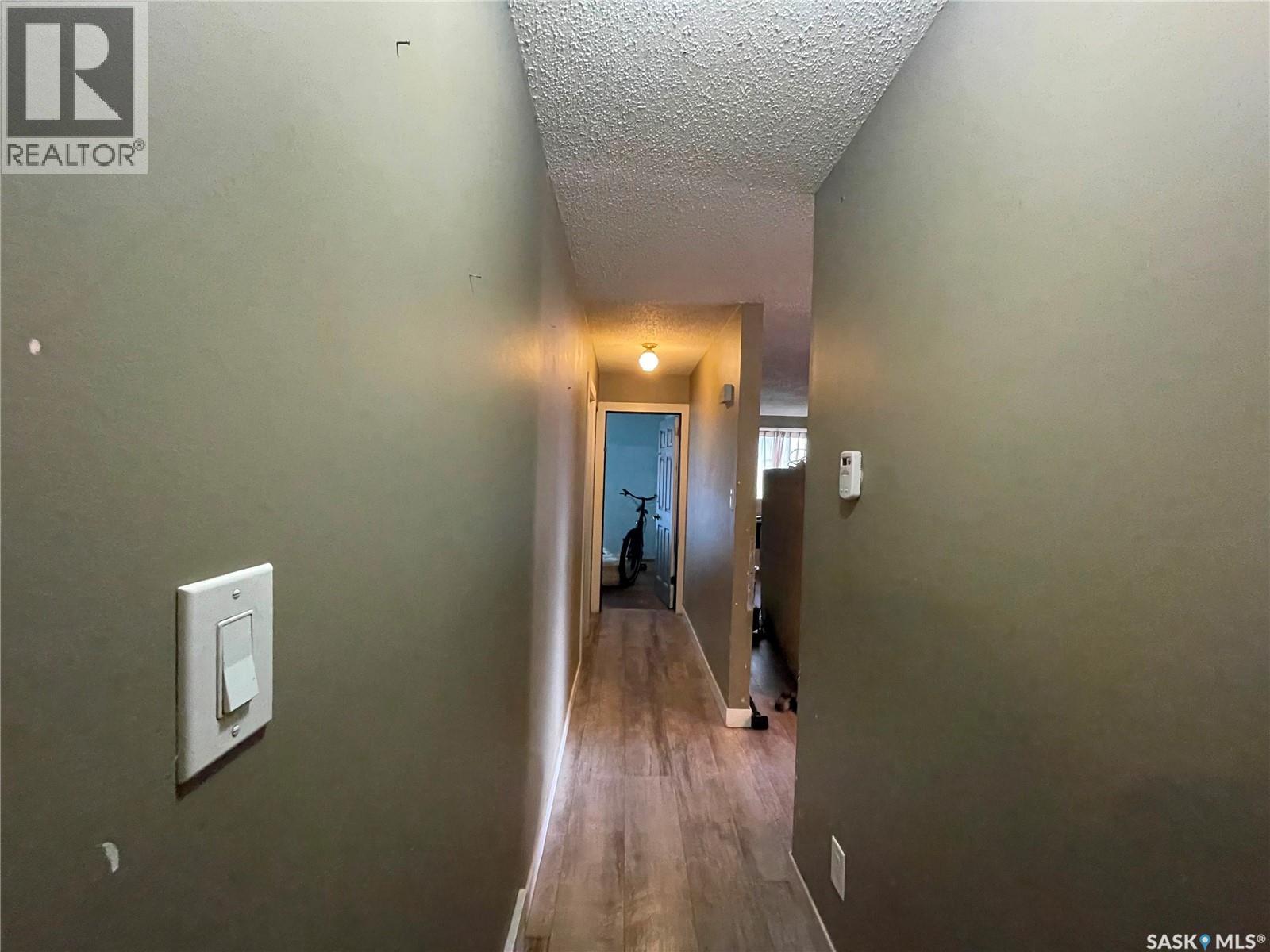 330 Acadia Drive, Saskatoon, Saskatchewan  S7H 3V6 - Photo 4 - SK042693