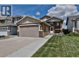 111 Firelight Way W, Lethbridge, Alberta