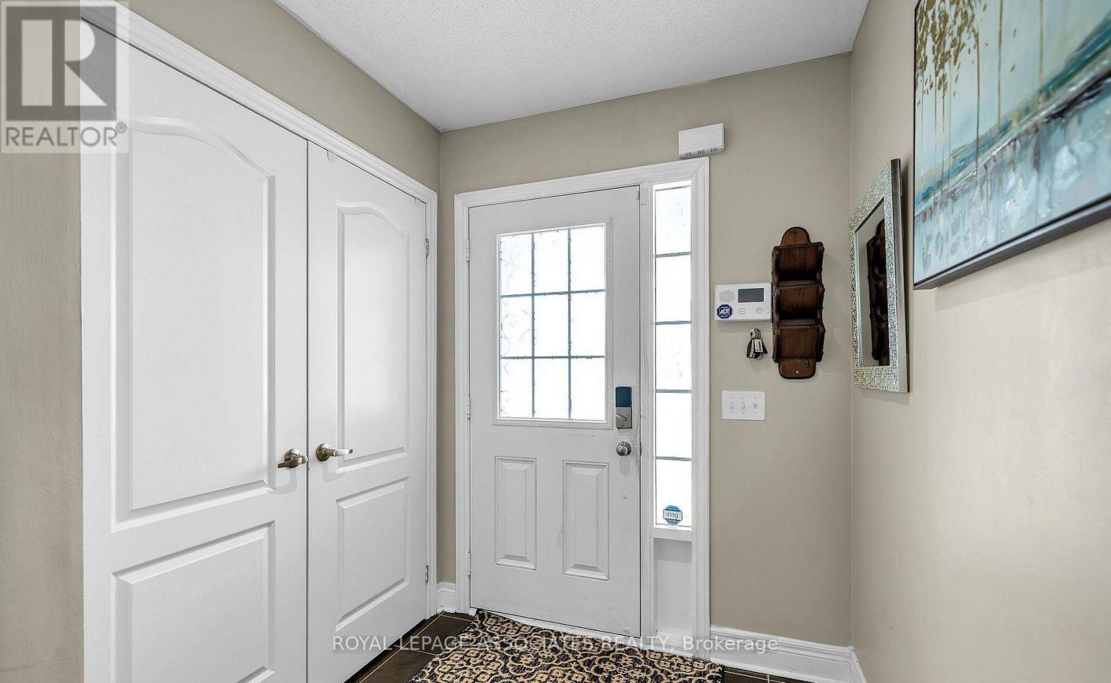 164 Dewell Crescent, Clarington, Ontario  L1E 0B9 - Photo 3 - E13589020