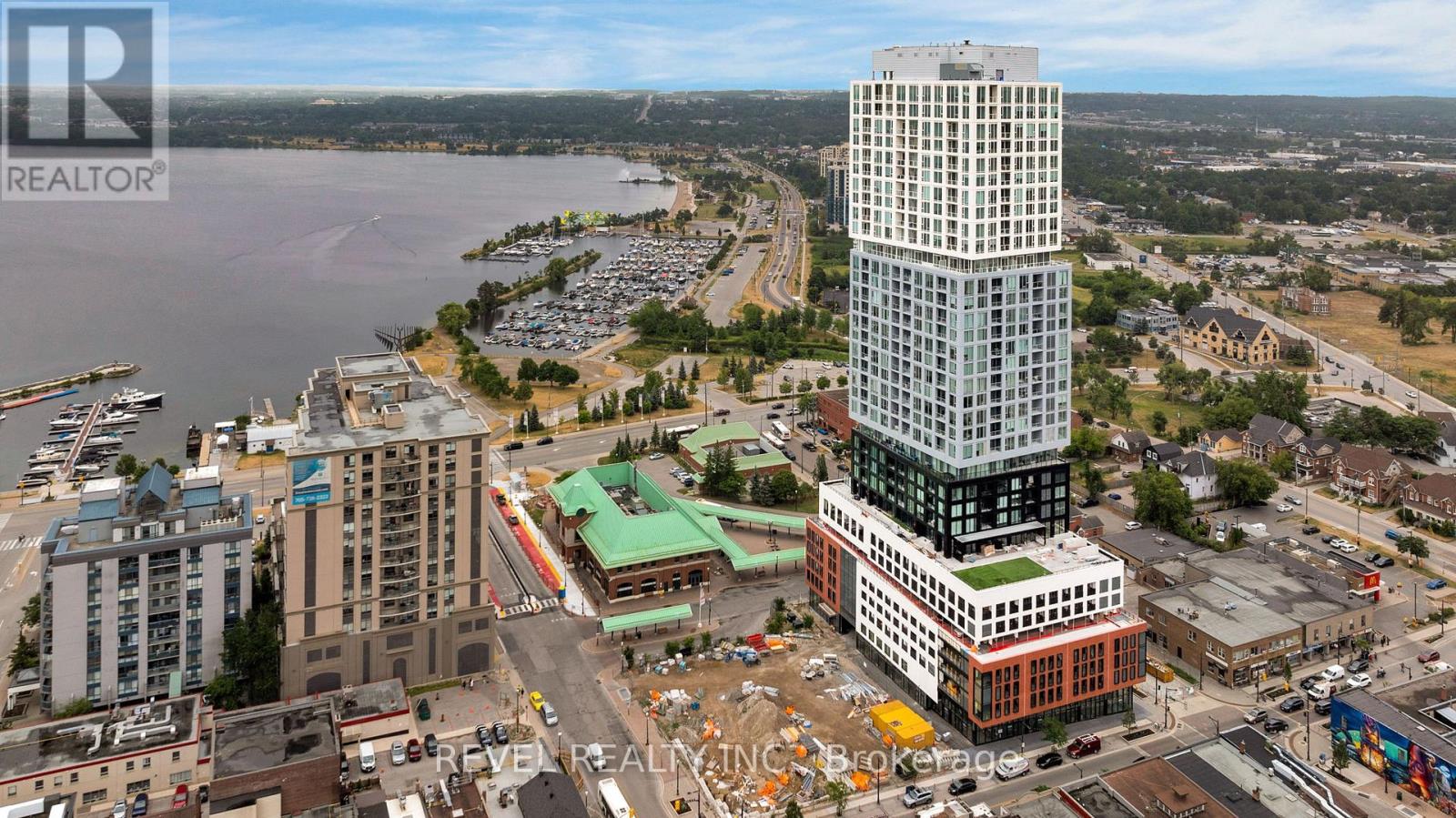 1012 - 39 MARY STREET, Barrie (City Centre)