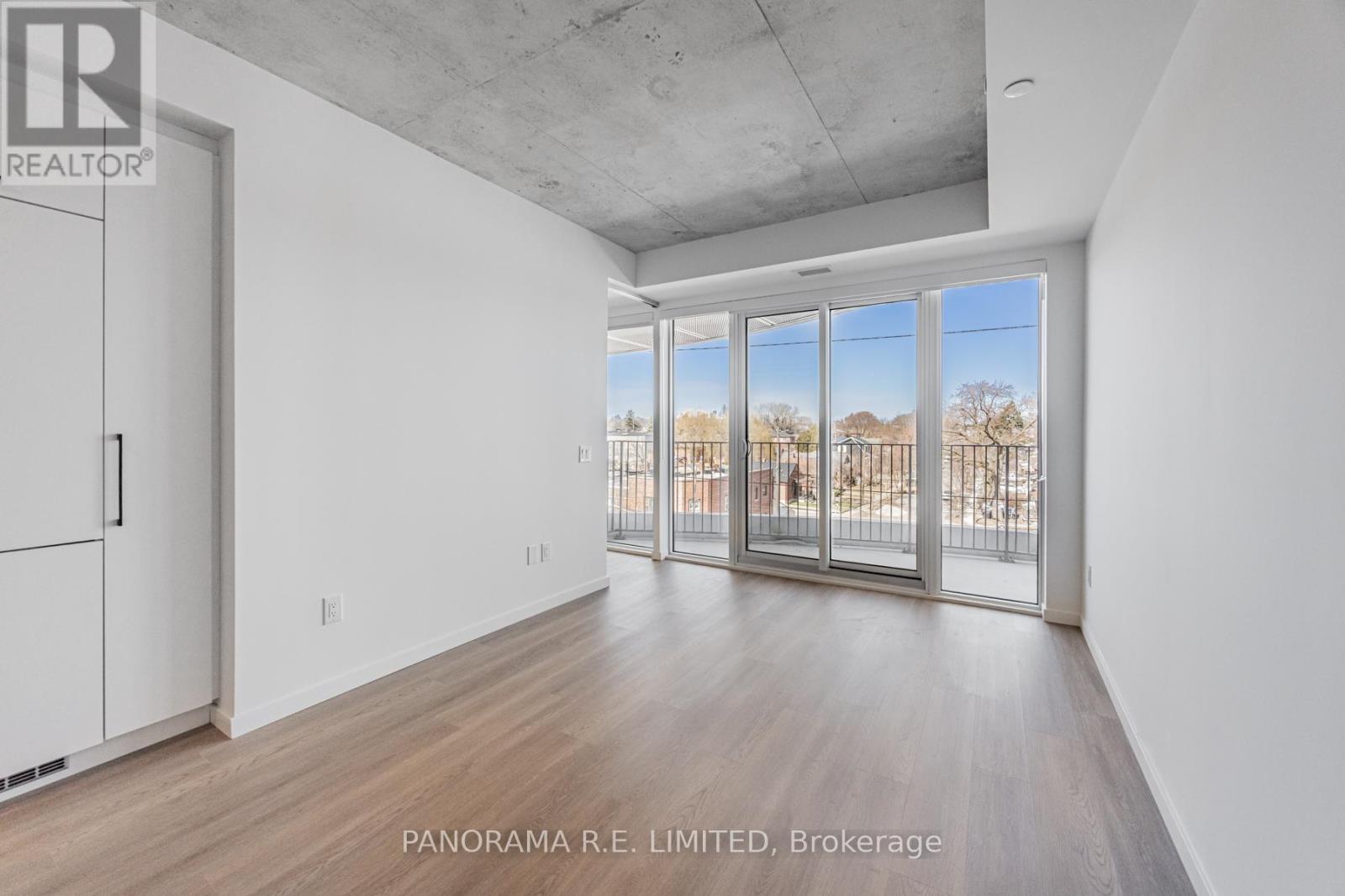 415 - 689 The Queensway, Toronto, Ontario  M8Y 0C8 - Photo 3 - W13589098