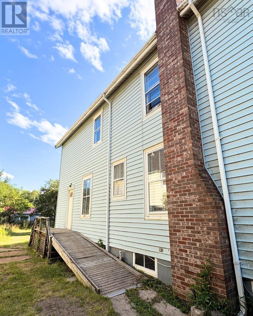 1170 Prince Street, Truro, Nova Scotia  B2N 1J2 - Photo 3 - 202617794