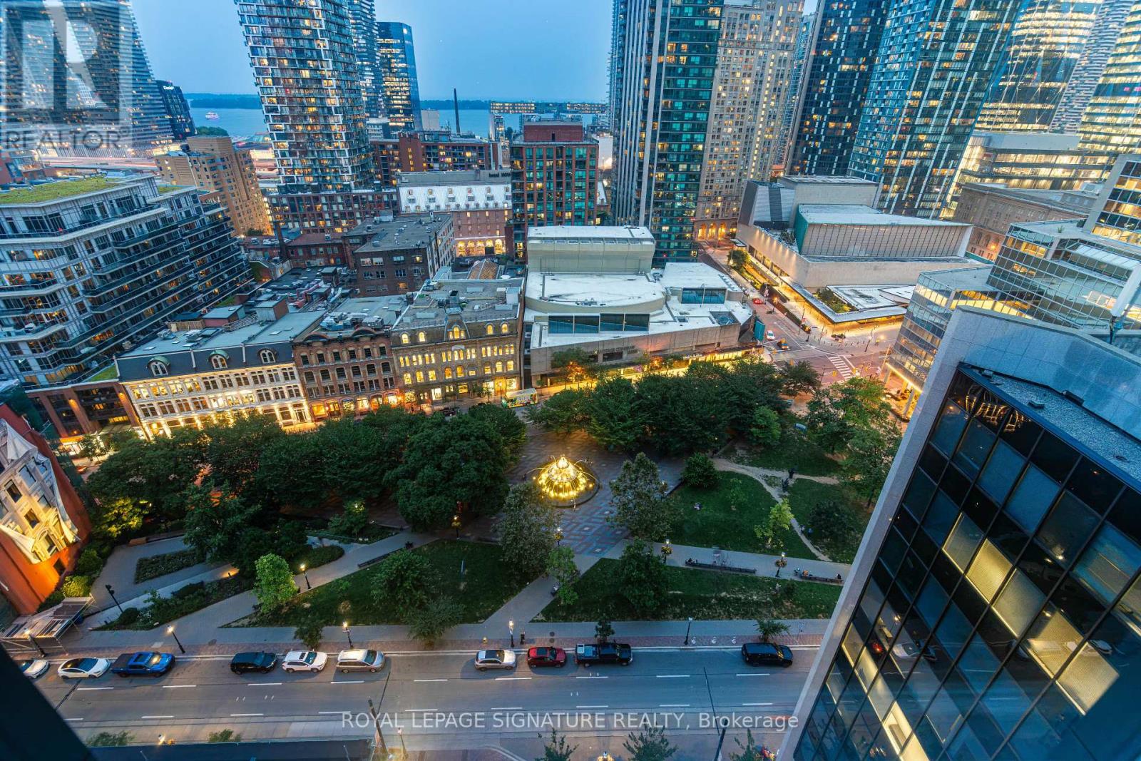 2202 - 30 Wellington Street E, Toronto, Ontario M5E 1S3 - Photo 6 - C13583462