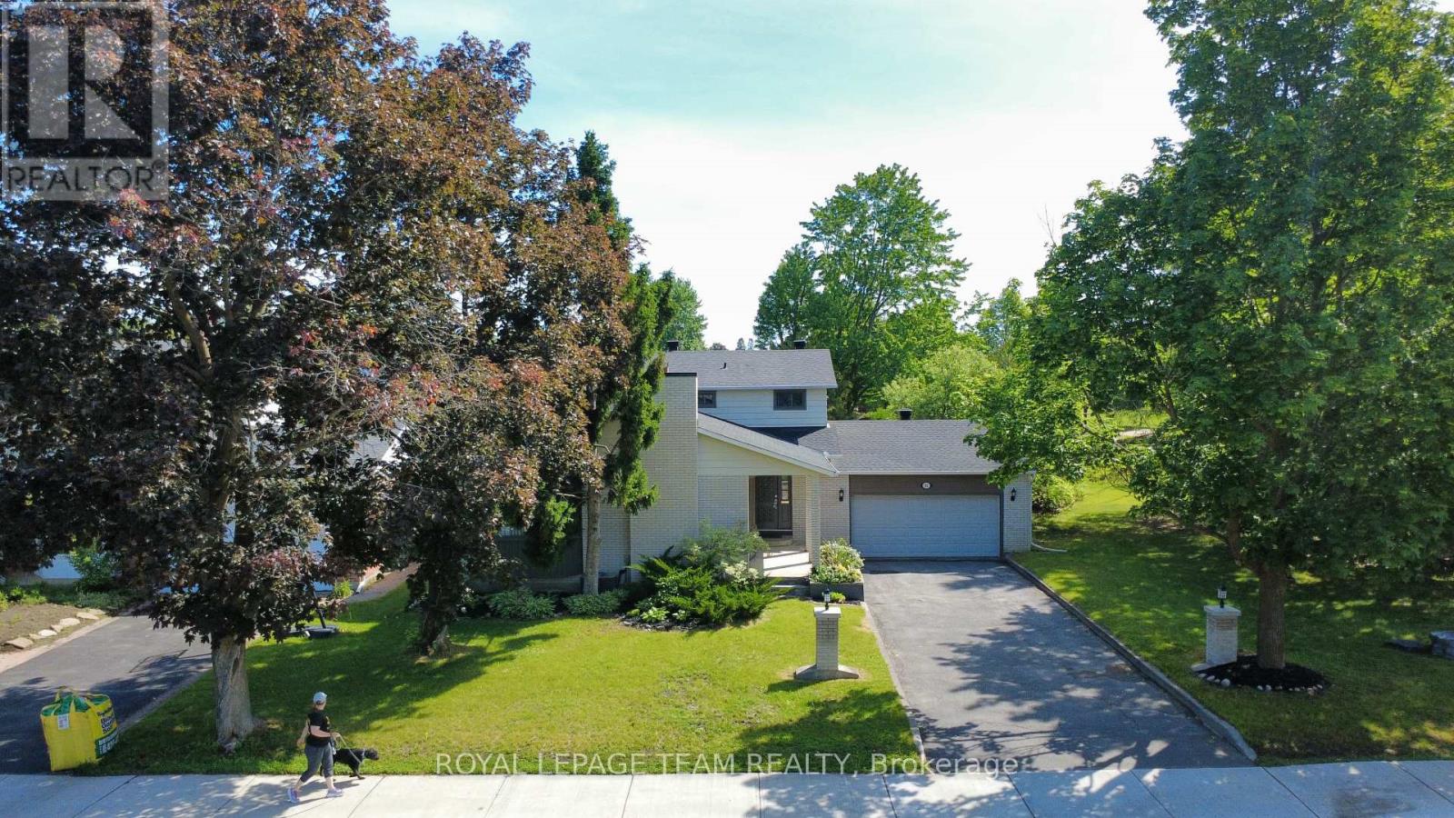 61 Amberwood Crescent, Ottawa, Ontario  K2E 7C2 - Photo 3 - X13588958