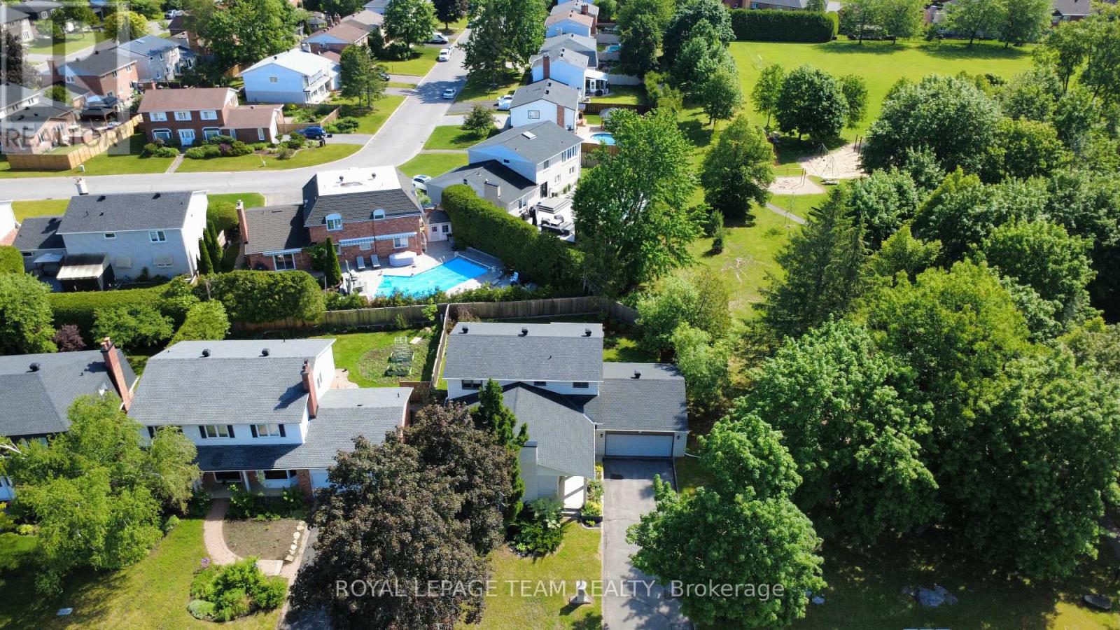 61 AMBERWOOD CRESCENT, Ottawa, Ontario