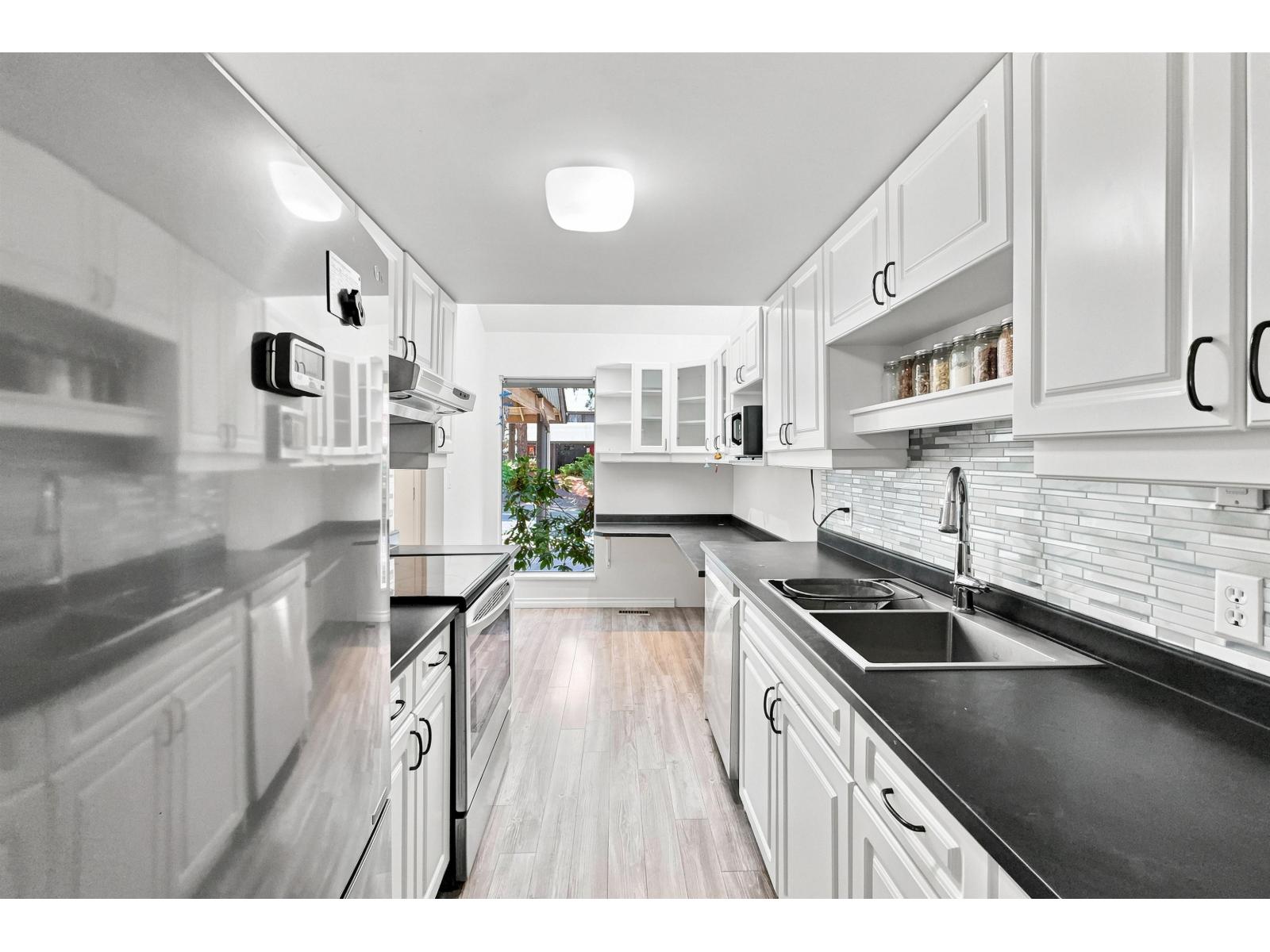15945 Alder Place, Surrey, British Columbia  V4A 5J1 - Photo 3 - R3147488