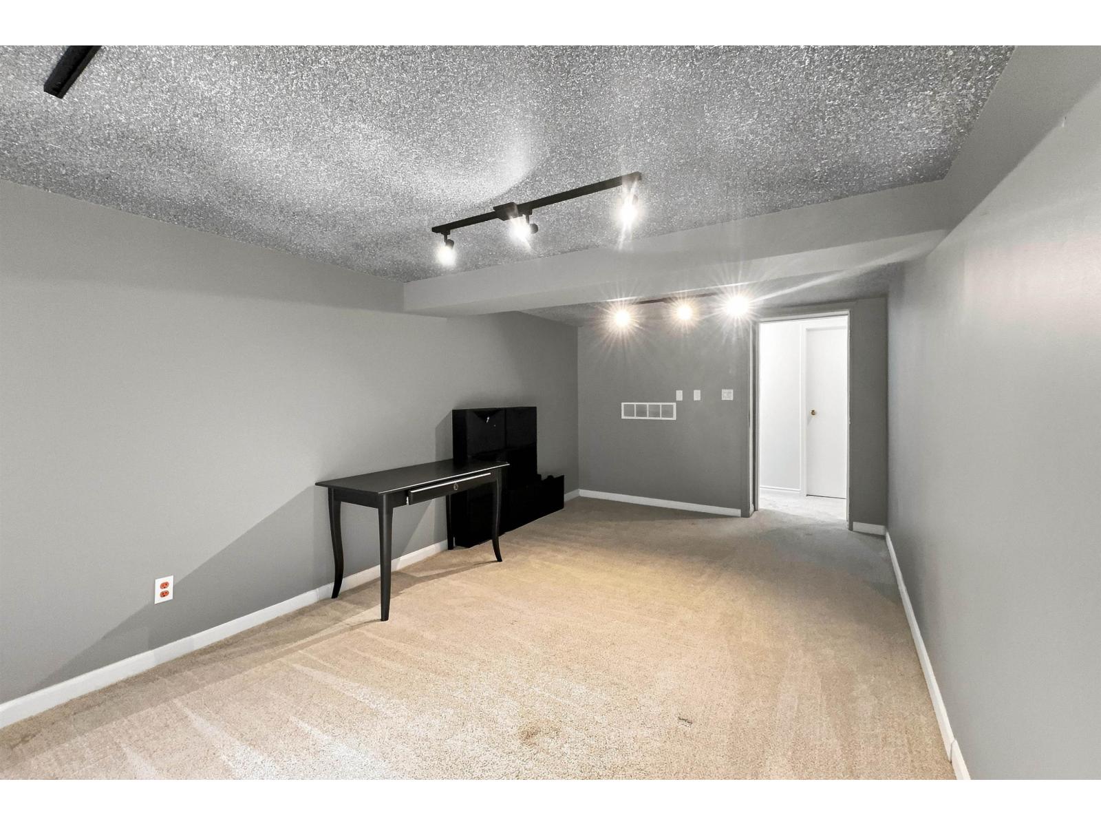15945 Alder Place, Surrey, British Columbia  V4A 5J1 - Photo 17 - R3147488