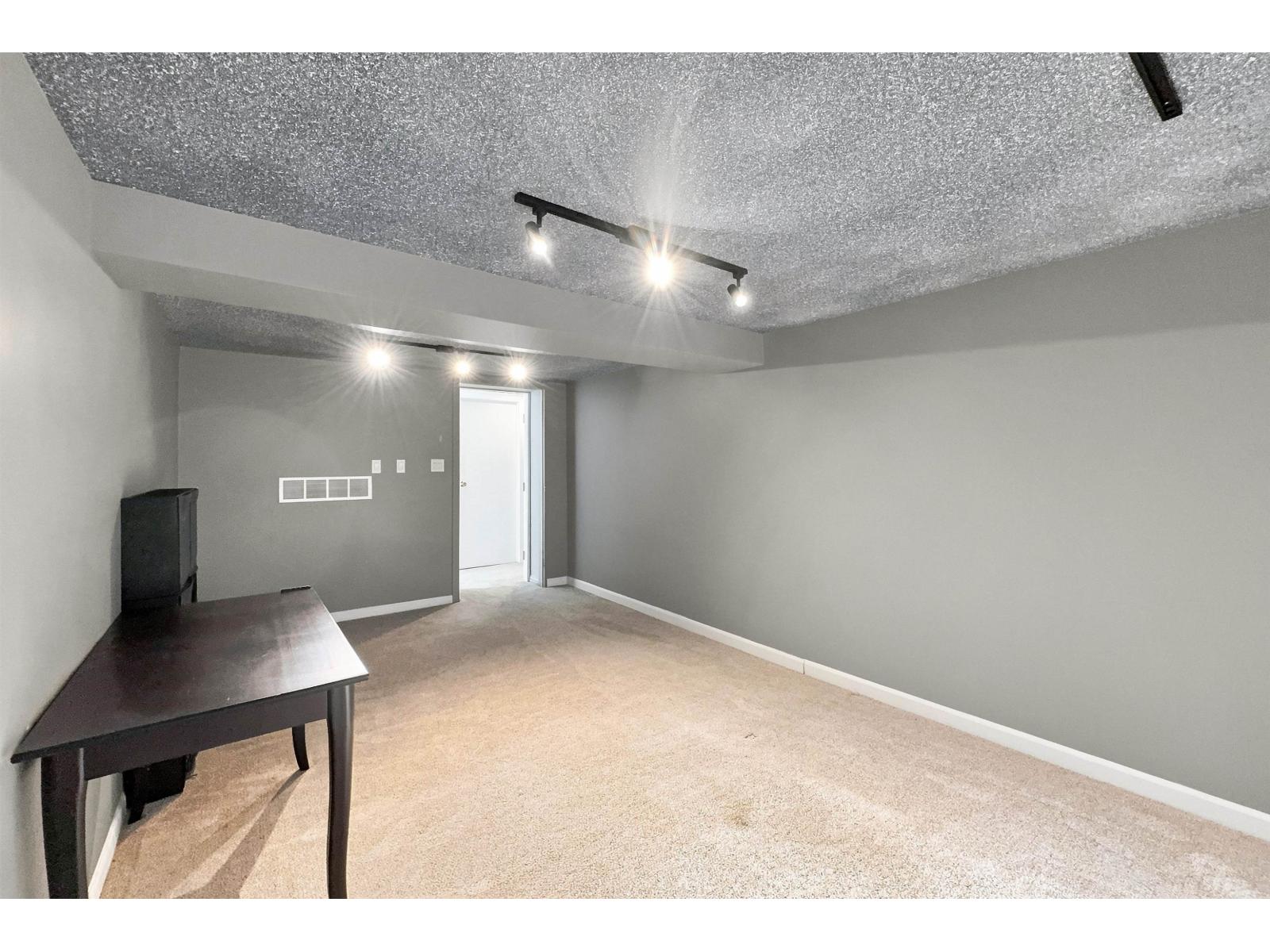 15945 Alder Place, Surrey, British Columbia  V4A 5J1 - Photo 18 - R3147488
