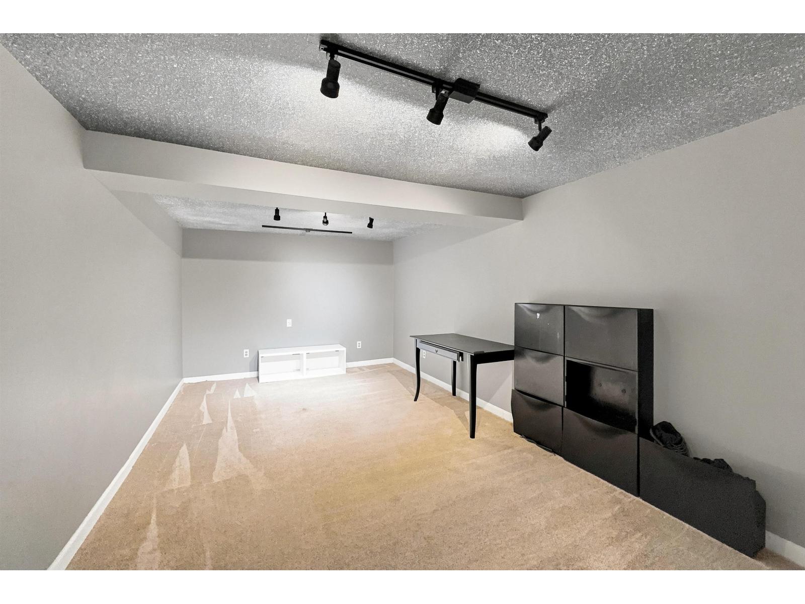 15945 Alder Place, Surrey, British Columbia  V4A 5J1 - Photo 16 - R3147488