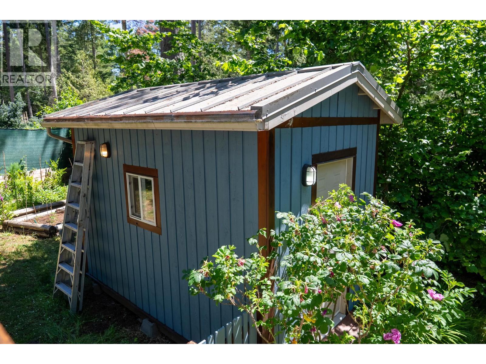 7913 Swanson View Drive, Pender Island, British Columbia V0N 2M2 - Photo 31 - R3136446