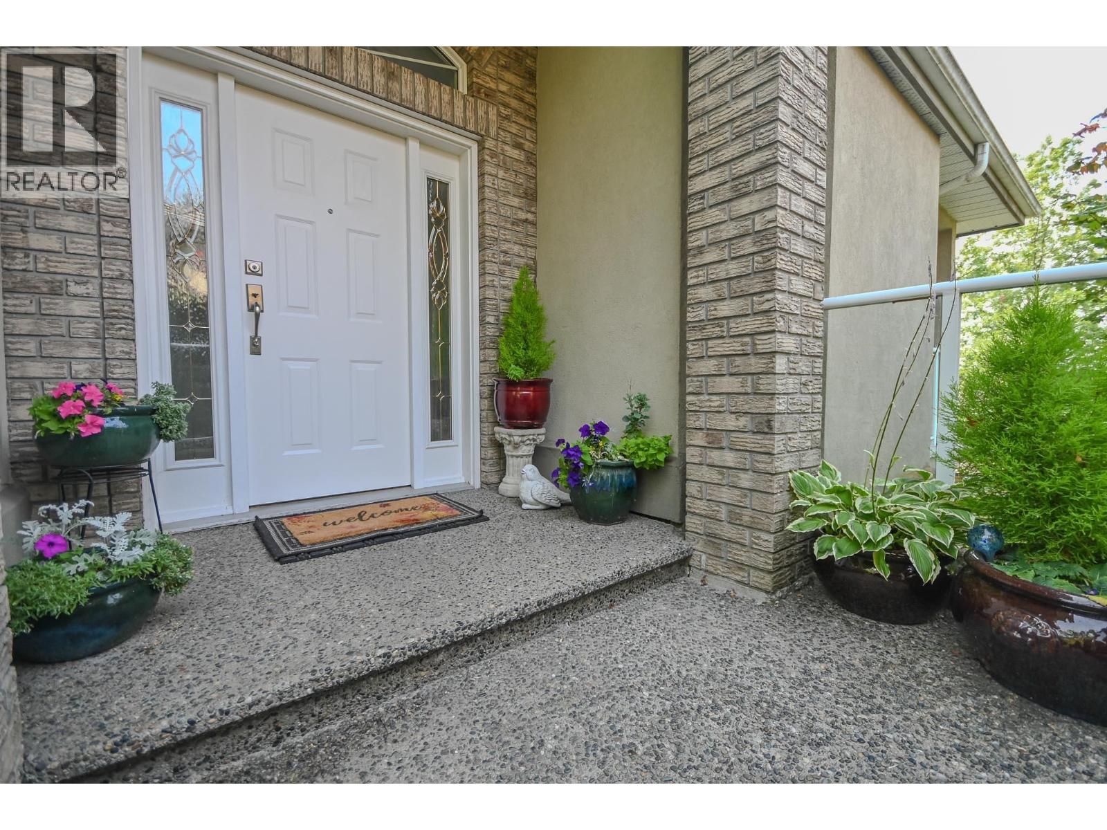 2 915 Fort Fraser Rise, Port Coquitlam, British Columbia  V3C 6K3 - Photo 2 - R3148350