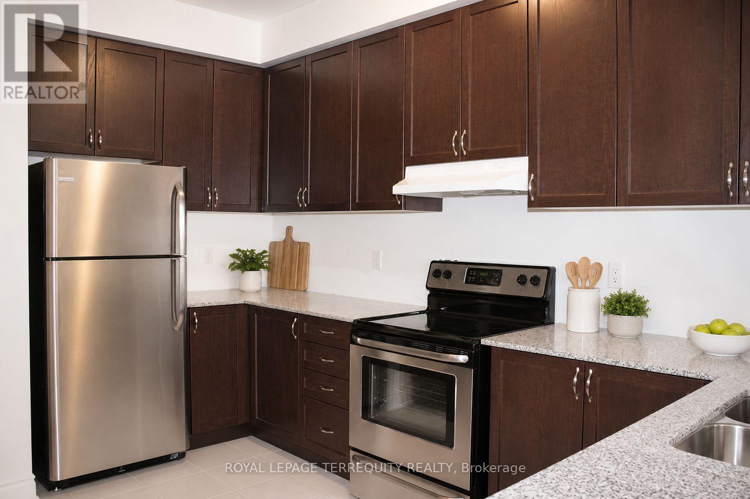 9 Lady Evelyn Crescent, Brampton, Ontario  L6Y 6C7 - Photo 3 - W13588384