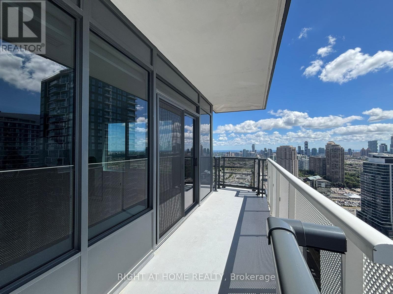 2905 - 5105 HURONTARIO STREET - Photo 11