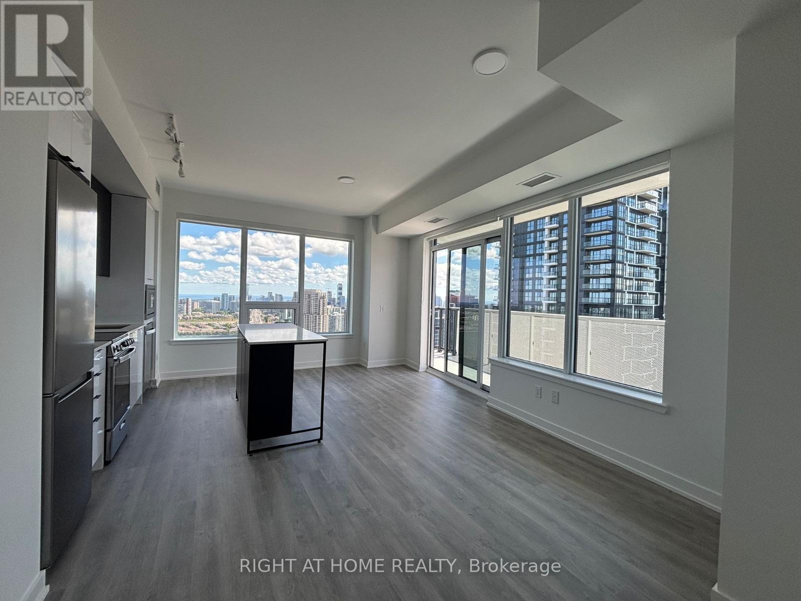 2905 - 5105 HURONTARIO STREET - Photo 2