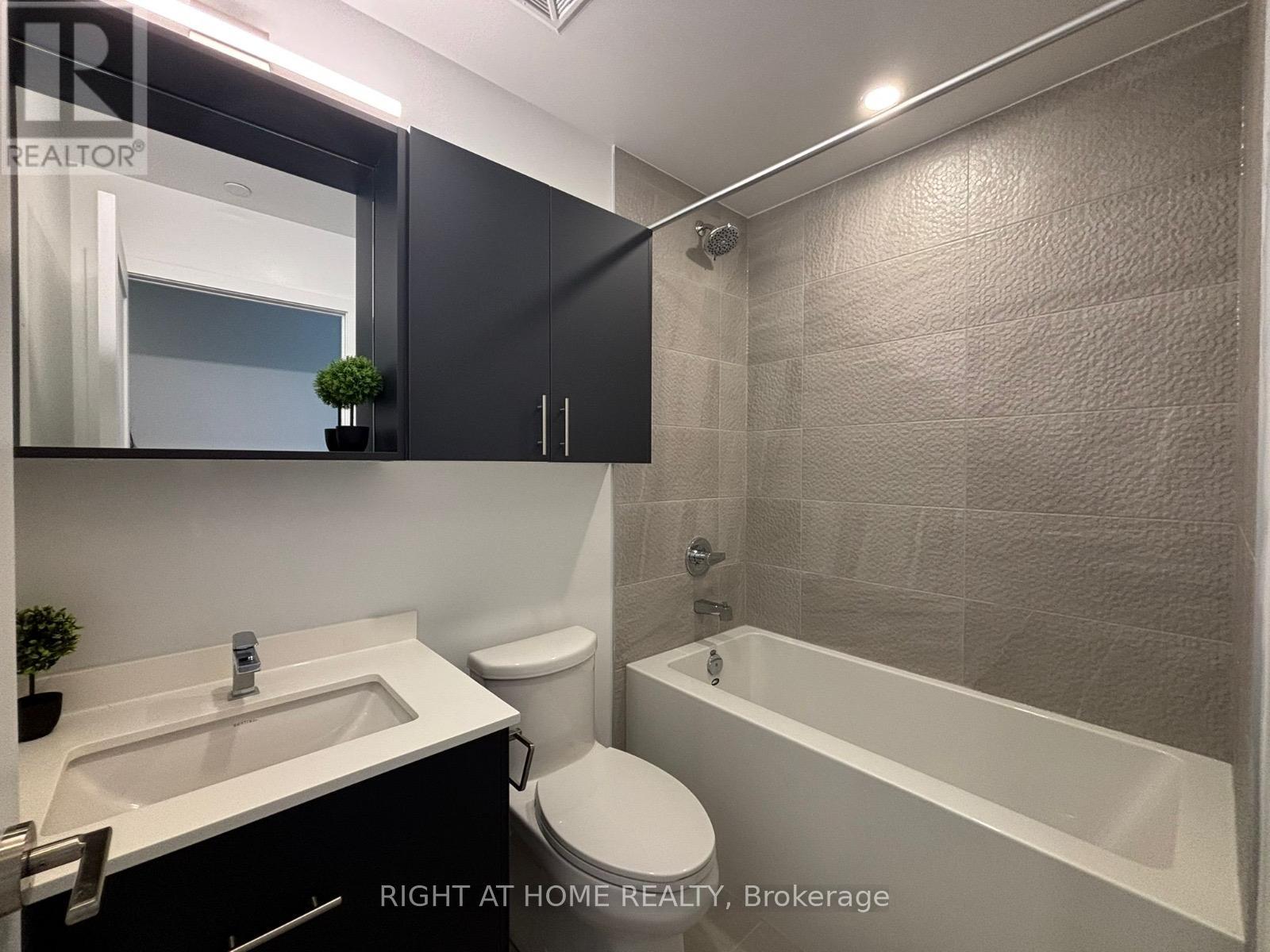 2905 - 5105 HURONTARIO STREET - Photo 22