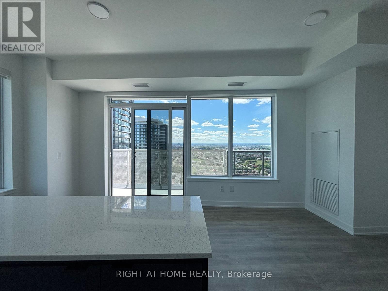2905 - 5105 HURONTARIO STREET - Photo 8