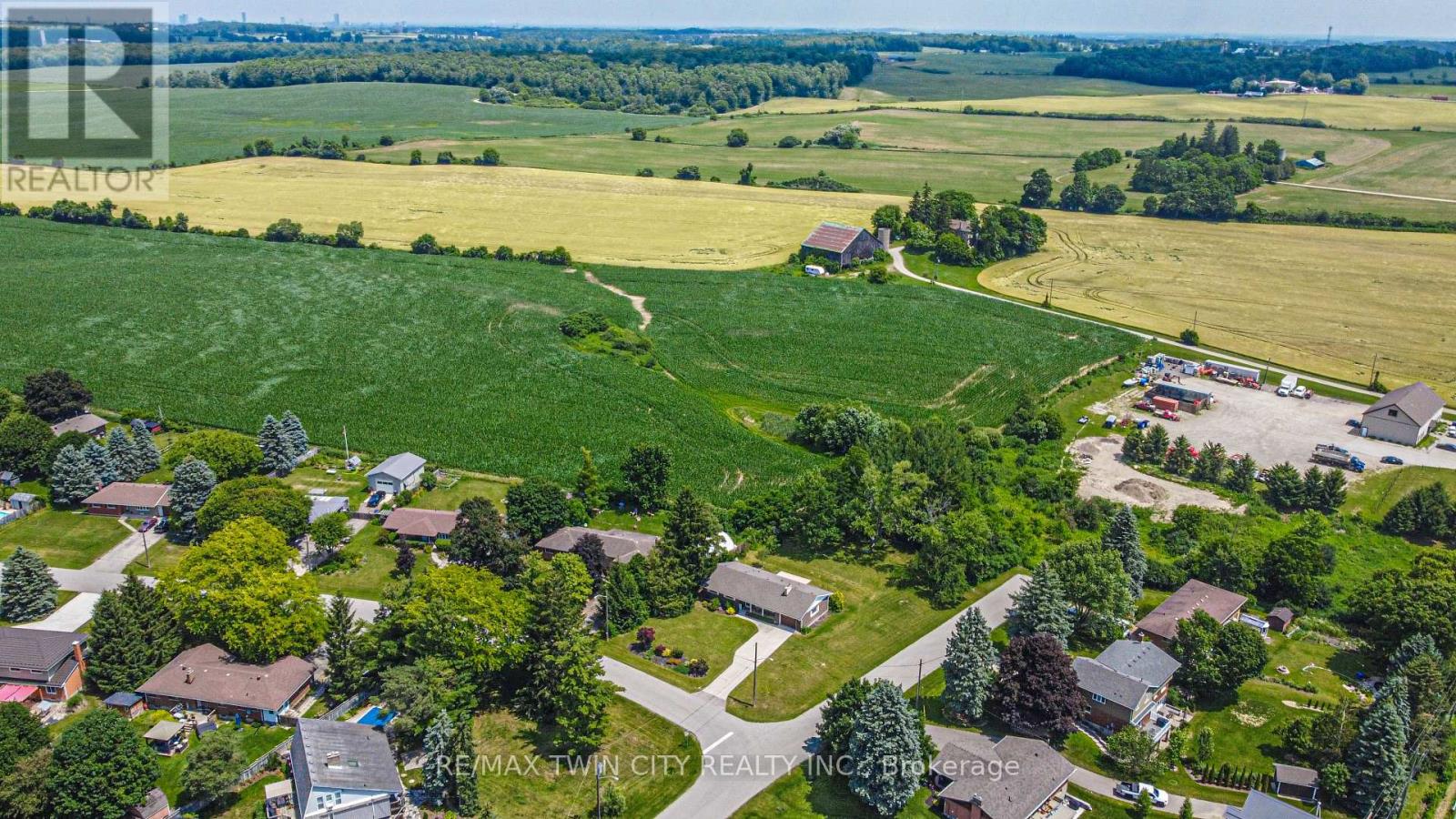 11 Beechim Drive, Wilmot, Ontario  N0B 2E0 - Photo 1 - X13589222