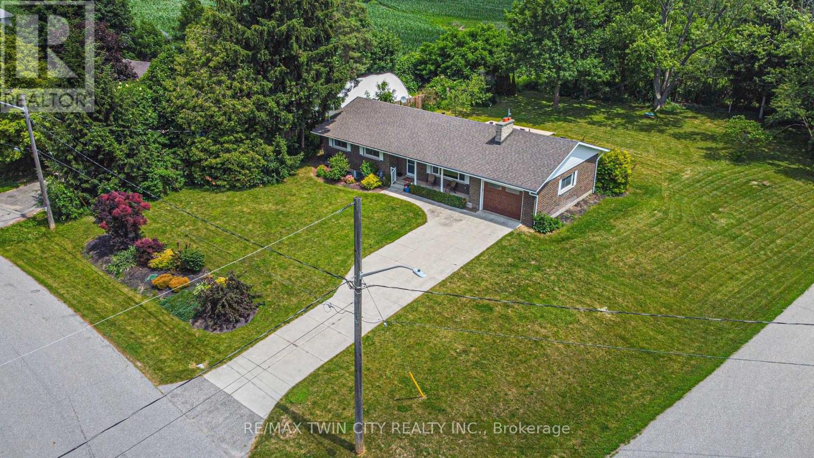 11 Beechim Drive, Wilmot, Ontario  N0B 2E0 - Photo 2 - X13589222