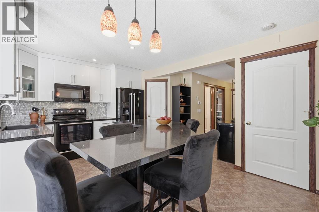 12 Valley Glen Heights NW, Calgary, Alberta  T3B 5R2 - Photo 12 - A2329136