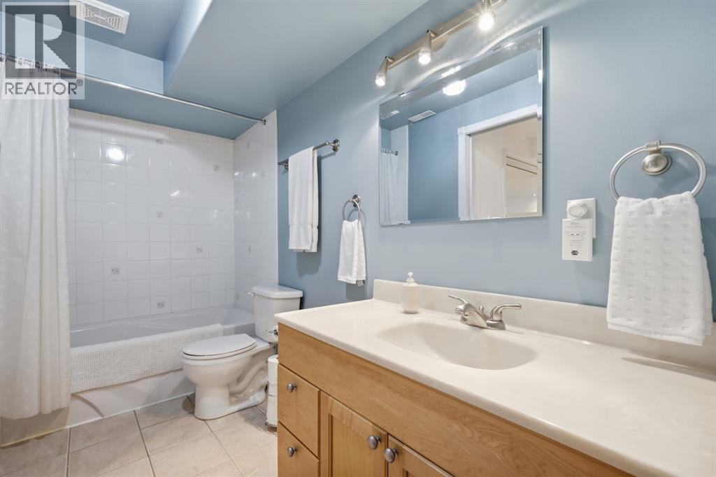 12 Valley Glen Heights NW, Calgary, Alberta  T3B 5R2 - Photo 40 - A2329136