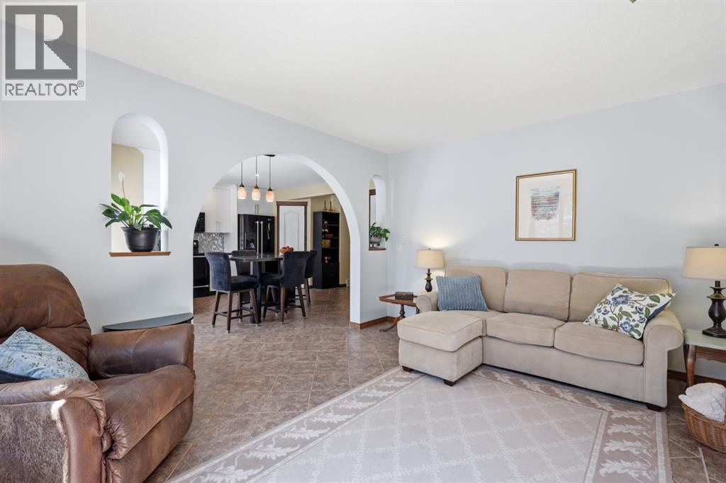 12 Valley Glen Heights NW, Calgary, Alberta  T3B 5R2 - Photo 17 - A2329136