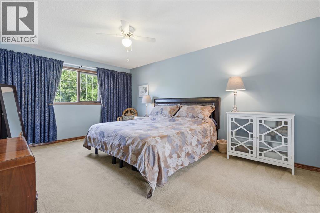 12 Valley Glen Heights NW, Calgary, Alberta  T3B 5R2 - Photo 22 - A2329136