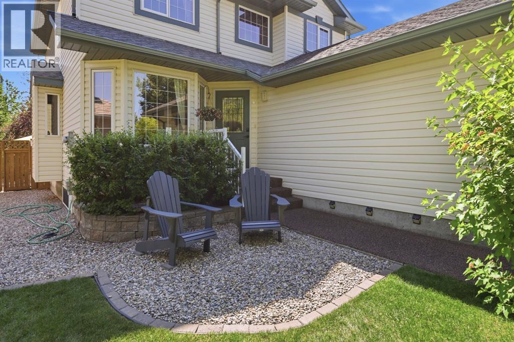 12 Valley Glen Heights NW, Calgary, Alberta  T3B 5R2 - Photo 3 - A2329136