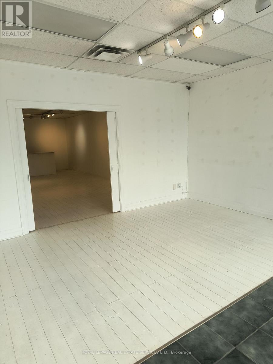 1840 Danforth Avenue, Toronto, Ontario  M4C 1H8 - Photo 3 - E13589230