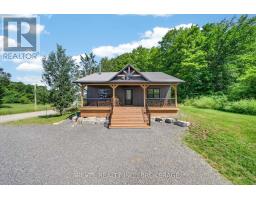 106 LONG POINT ROAD, Leeds and the Thousand Islands, Ontario